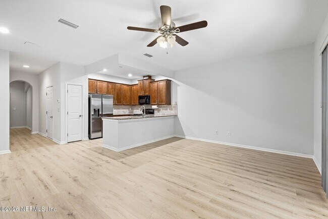 Building Photo - 13305 Solar Dr