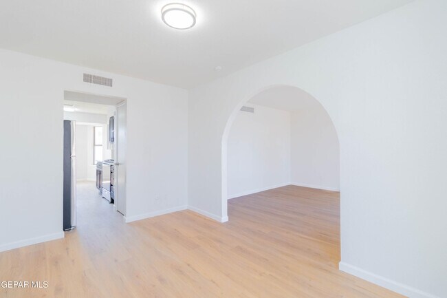 Building Photo - 11240 Warcloud Ave