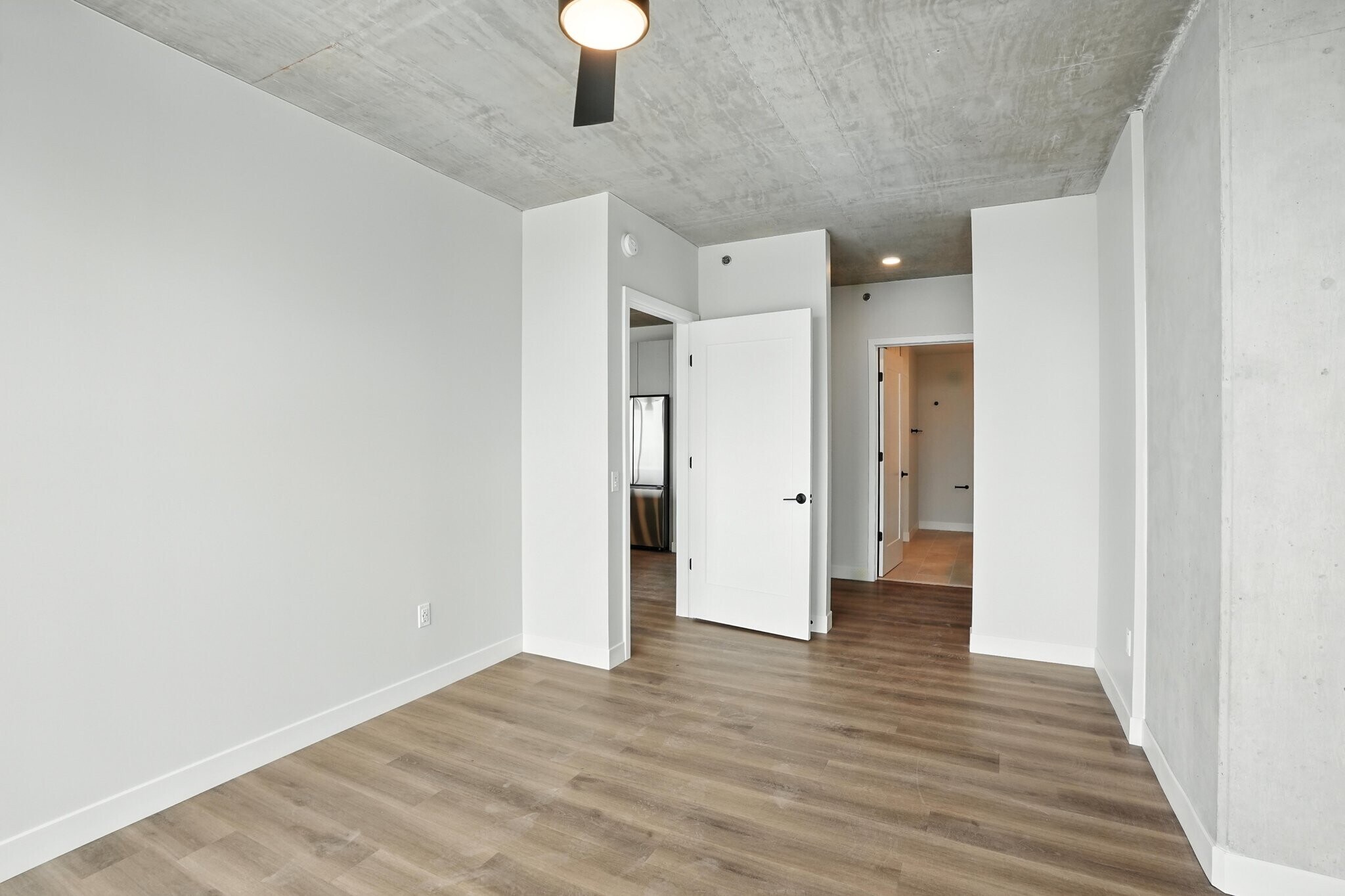 Building Photo - 1117 W Carroll Ave