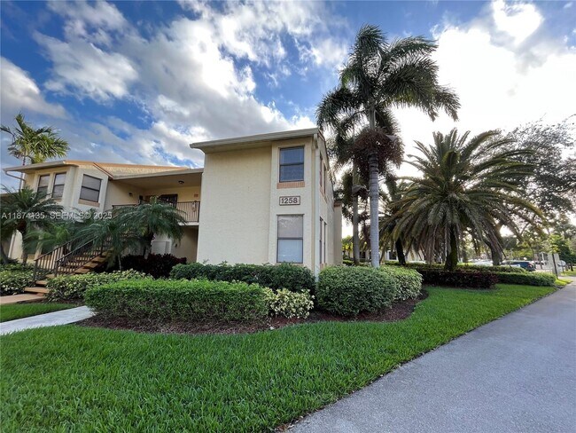 Building Photo - 1258 S Military Trail