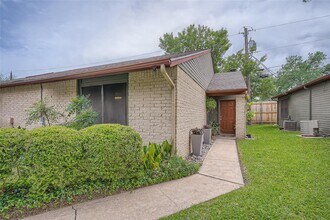 Building Photo - 3815 Menchaca Rd