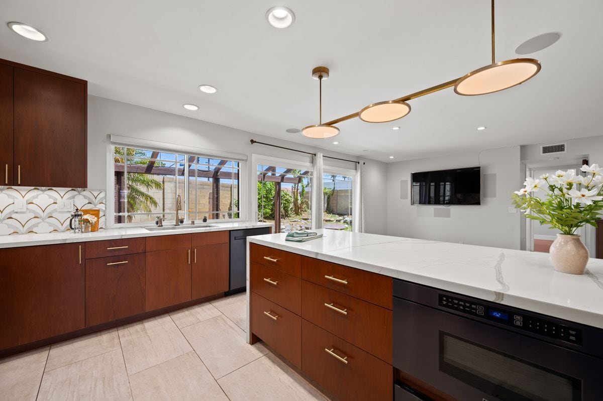 Building Photo - 9462 Pier Dr