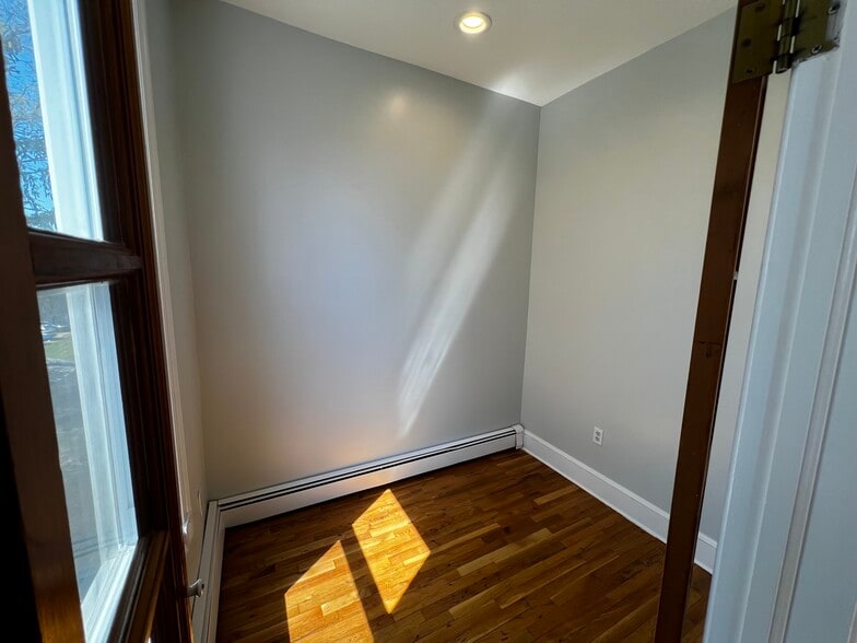 Bonus Room 1 - 21 Sherman Pl