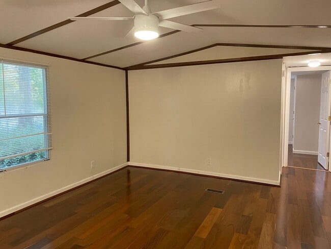 Building Photo - Updated Two Bedroom Trailer with Lake Acce...