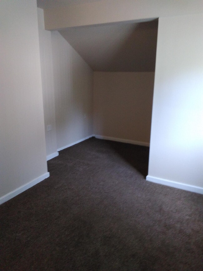 Building Photo - 701 S James St