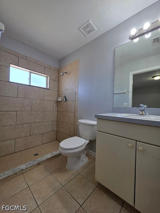 Building Photo - 2419 Joe Ave S