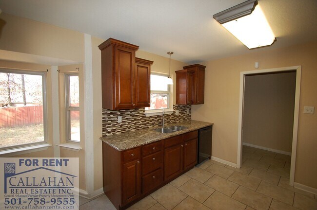 Building Photo - Little Rock 4 Bedroom Home