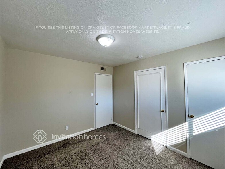 Building Photo - 640 W El Camino Ave