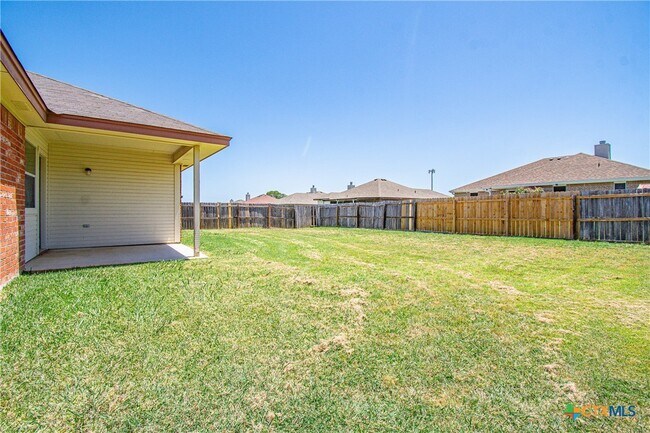 Building Photo - 3902 Bolivar Dr