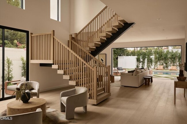 Building Photo - 11638 Kling St