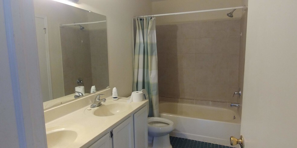 Building Photo - 4780 Summersweet Dr