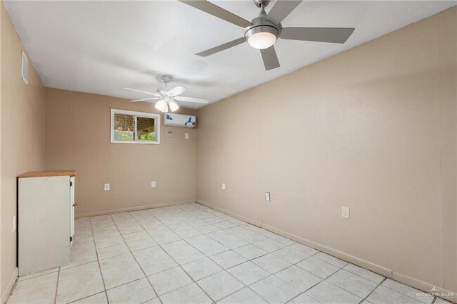 Building Photo - 2625 Village Dr