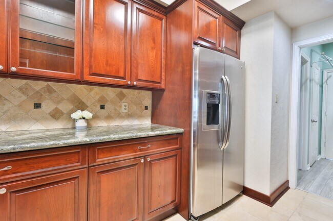 Building Photo - 2110 Gunwale Cir