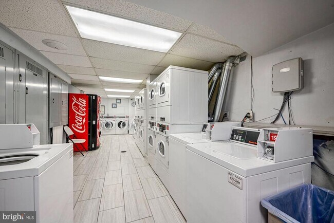 Building Photo - 1330 New Hampshire Ave NW