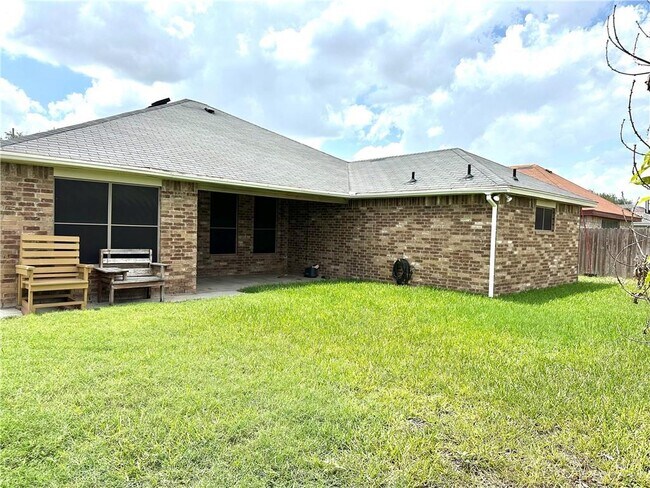 Building Photo - 8006 N 28th Ln