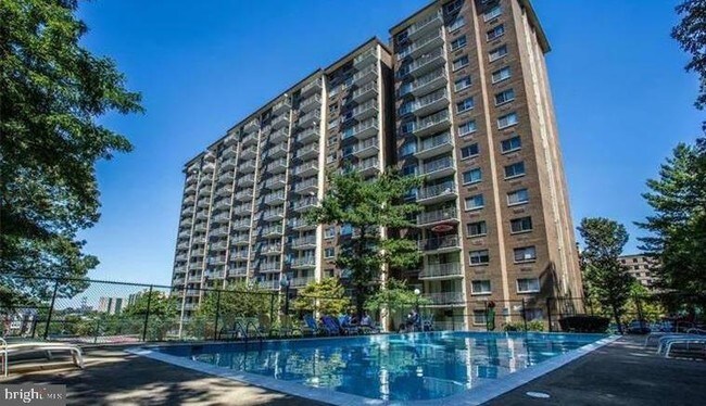 Building Photo - 2059 Huntington Ave