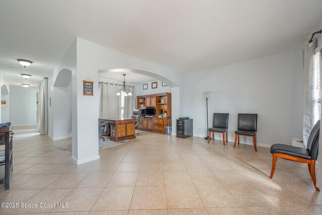 Building Photo - 2842 Glenridge Cir