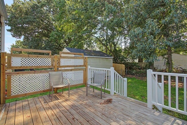 Building Photo - 317 Maney Dr