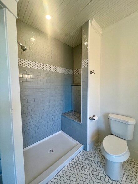 Masterbath shower - 2115 Johnson St