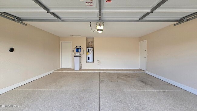 Building Photo - 25673 W Northern Lights Way