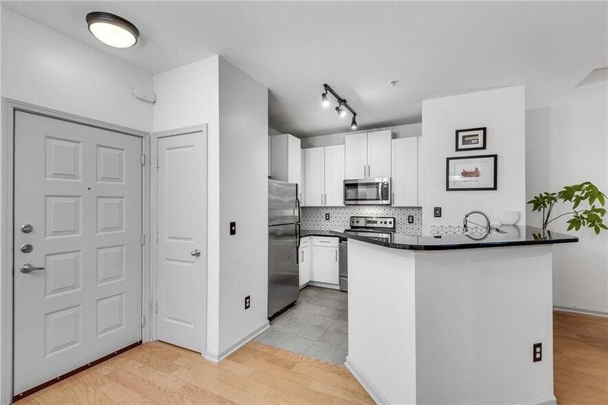 Building Photo - 821 Ralph McGill Blvd NE