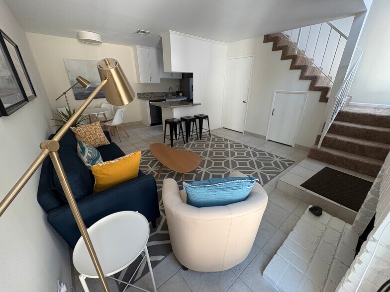 Building Photo - Barclay Square Apartment