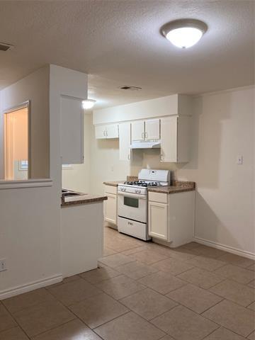 Building Photo - 1201 Shorehaven Dr