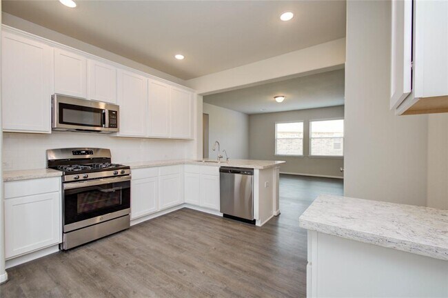 Building Photo - 8411 Baywatch Cir