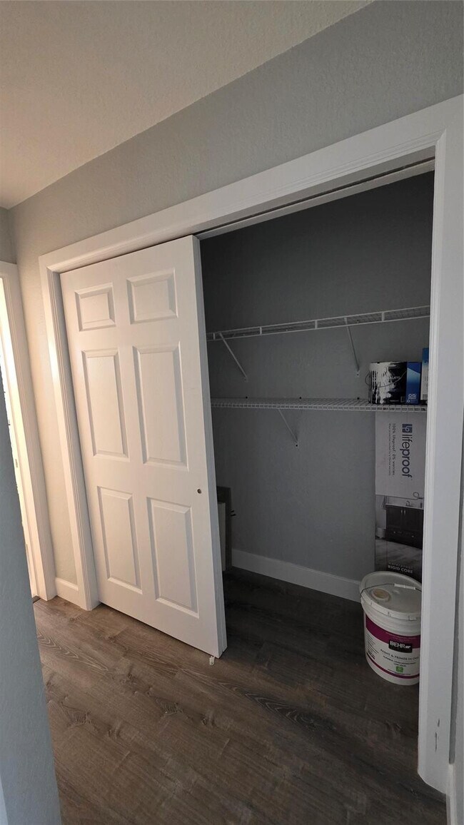 Building Photo - 2607 NE 8th Ave