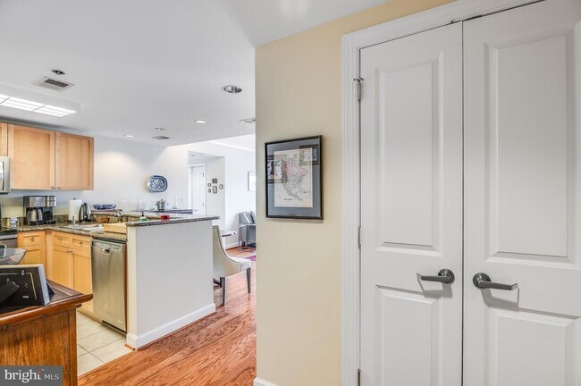 Building Photo - 777 7th St NW