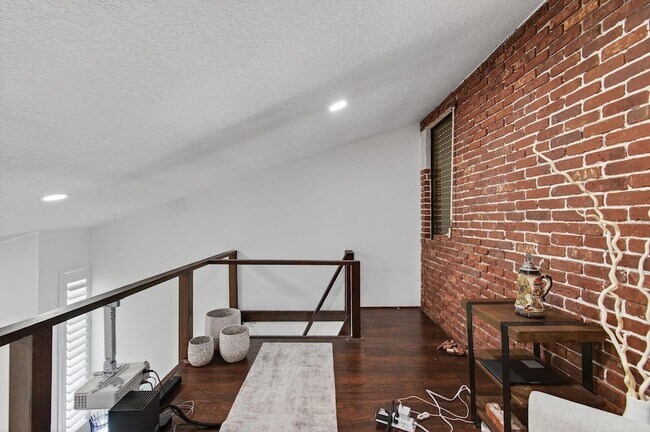 Building Photo - 1089 NW 13th St