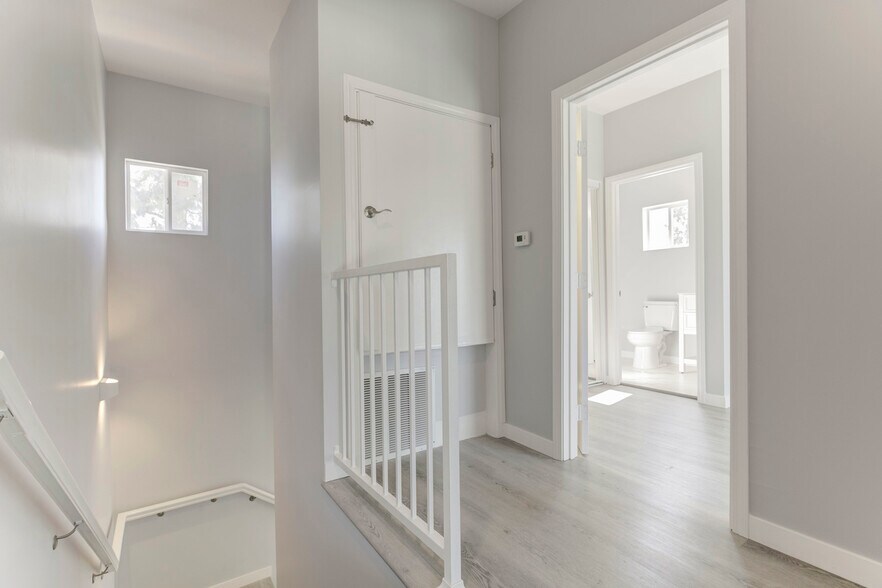 Building Photo - 10499 Yolanda Ave