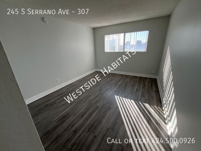 Building Photo - 245 Serrano Ave