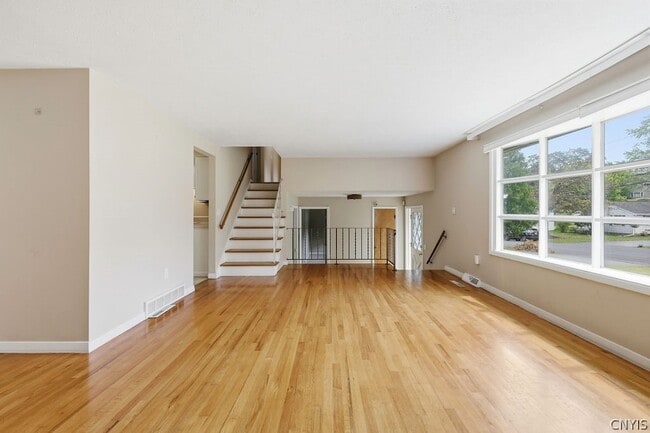 Building Photo - 115 Saybrook Ln