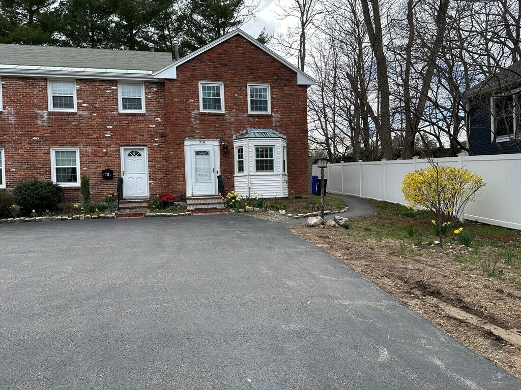 Building Photo - 709 Hammond St