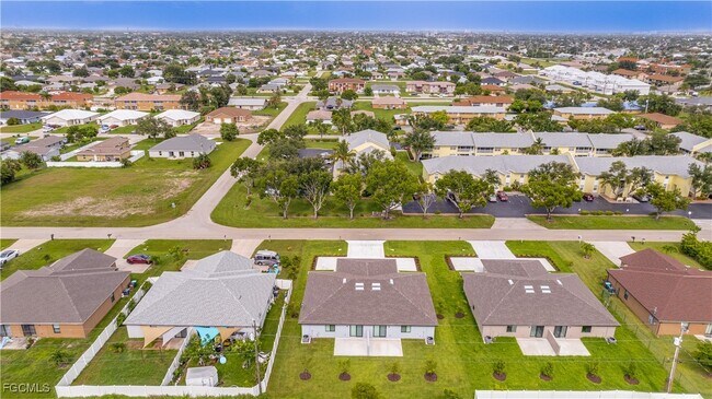 Building Photo - 4604 SW 8th Ct