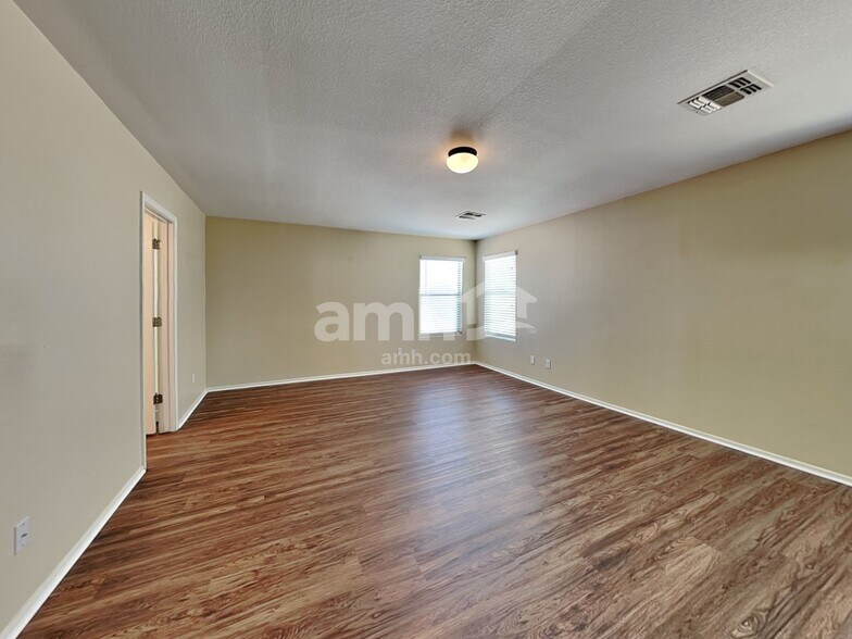 Building Photo - 25822 W Nancy Ln