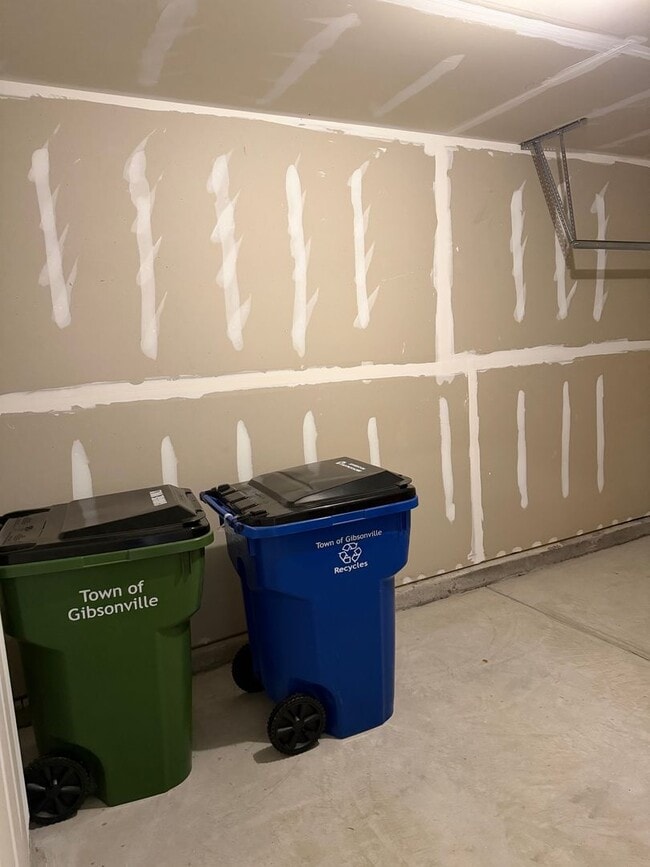 Building Photo - Gibsonville / Townhome