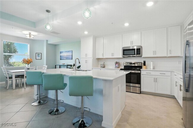 Building Photo - 14161 Heritage Landing Blvd