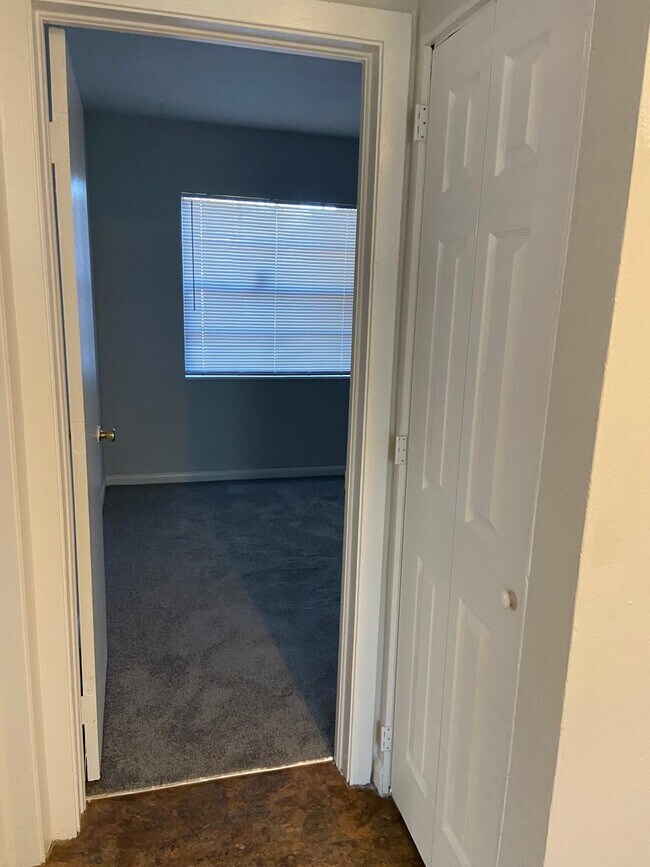 Building Photo - 5934 Blackthorn Rd