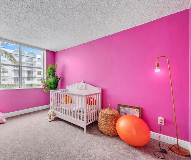 Building Photo - 488 NW 165th St