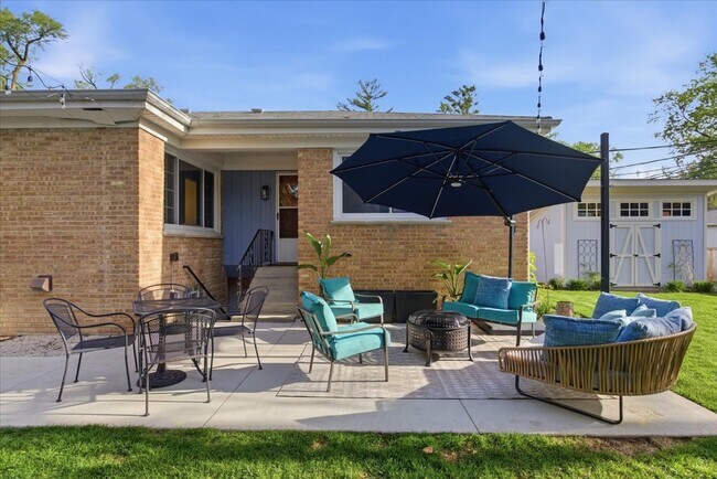 Building Photo - 9237 Lincolnwood Dr