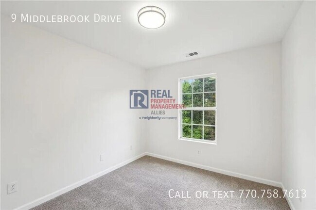 Building Photo - 9 Middlebrook Dr