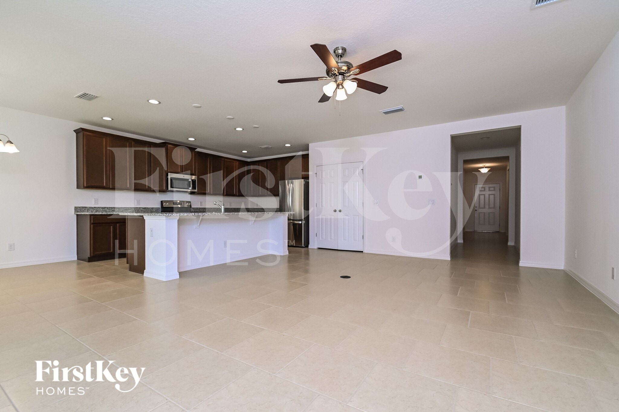 Building Photo - 900 Avenal Ln