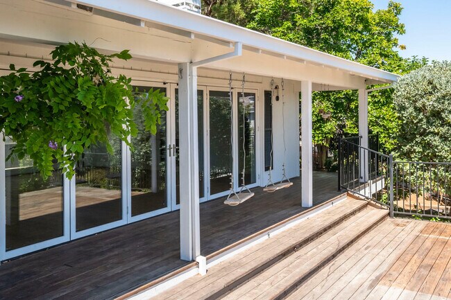 Building Photo - 920 Stagi Ct