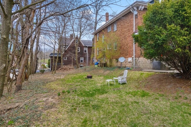 Building Photo - 5807 Callowhill St