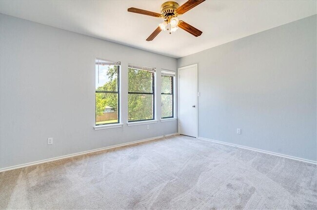 Building Photo - 809 Dogwood Trail