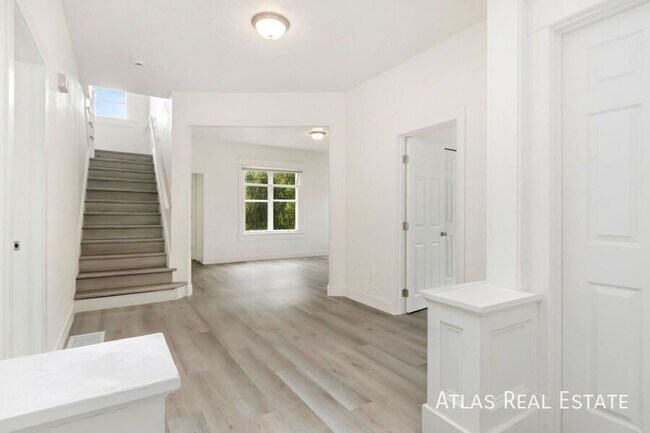 Building Photo - 1904 8th Ave