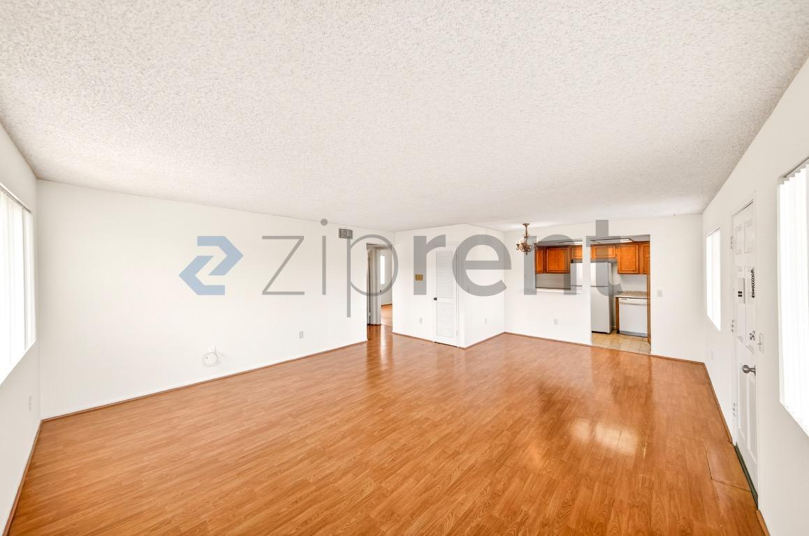 Building Photo - 1004 E Garfield Ave