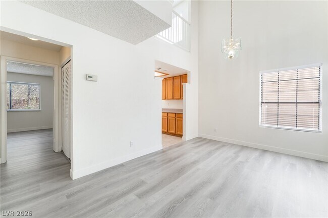 Building Photo - 3645 N Veneer Ln